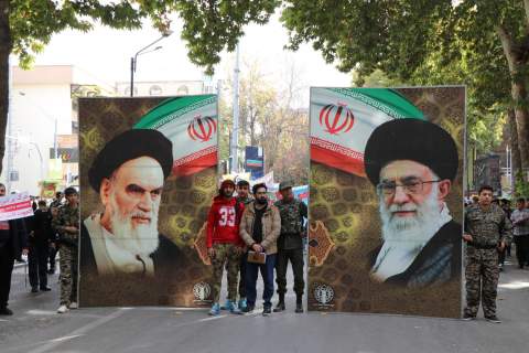 گزارش تصویری- حضور مدیر کل و امدادگران کمیته امداد امام خمینی(ره)خراسان شمالی در راهپیمایی روز ملی مبارزه با استکبار جهانی- ۱۳ آبان ماه