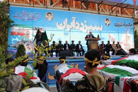 گزارش تصویری- حضور مدیر کل و امدادگران کمیته امداد امام خمینی(ره)خراسان شمالی در راهپیمایی روز ملی مبارزه با استکبار جهانی- ۱۳ آبان ماه