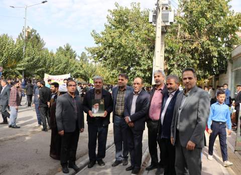 گزارش تصویری- حضور مدیر کل و امدادگران کمیته امداد امام خمینی(ره)خراسان شمالی در راهپیمایی روز ملی مبارزه با استکبار جهانی- ۱۳ آبان ماه